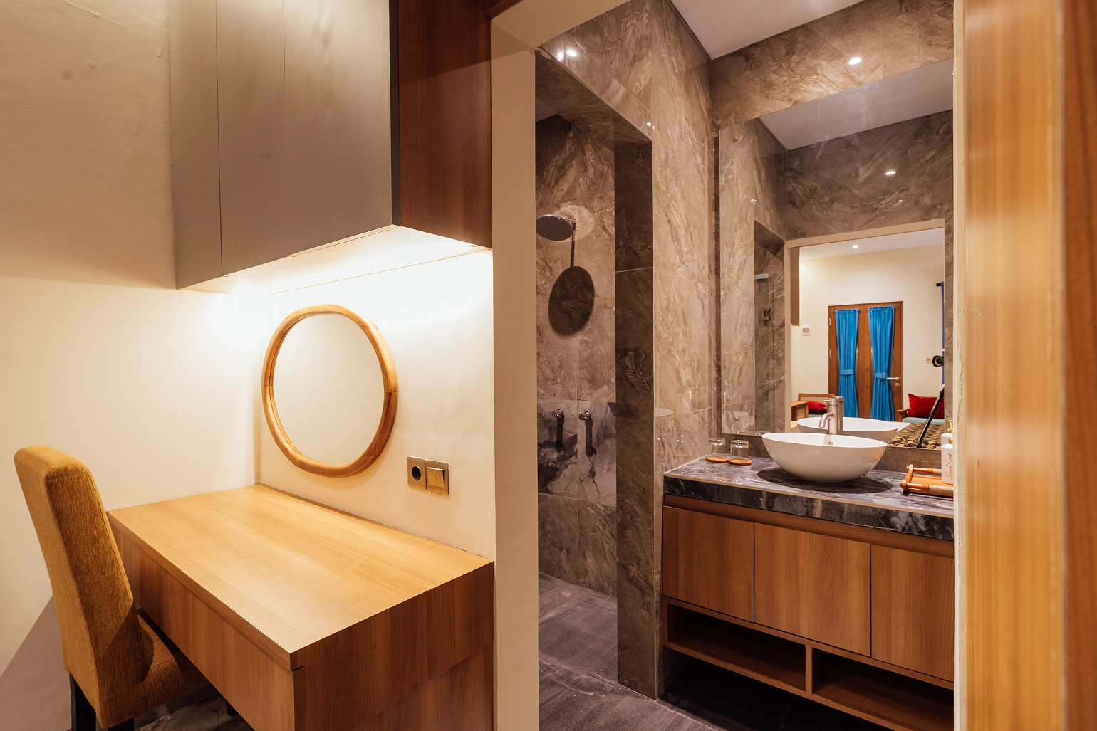 Sanctuary Room bathroom with round mirror, vanity and walk-in shower, The Bidadari