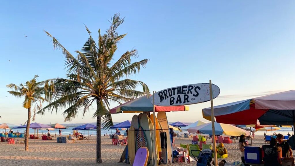 The best surfing spots at Batu Bolong and Berawa beaches
